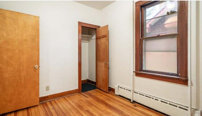 Building Photo - 17 Putnam St