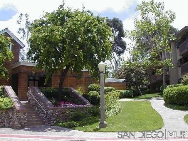 Building Photo - 8860 Villa La Jolla Dr