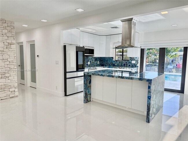 Foto del edificio - 1831 SW 23rd Ave