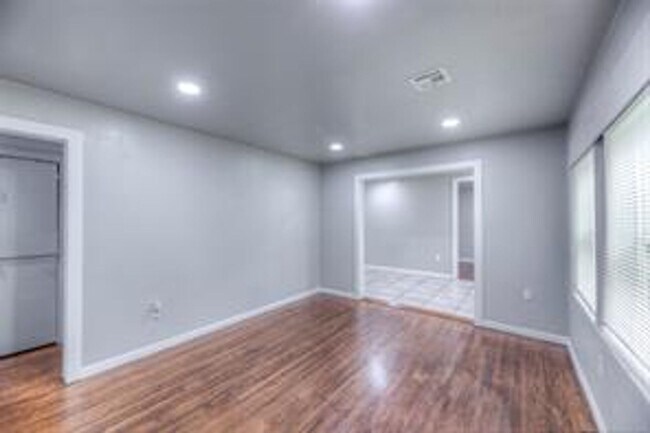 Building Photo - Wow! It's so hard to find a remodeled and ...