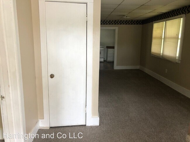 Building Photo - 2 br, 1 bath House - 401 E. Broadway