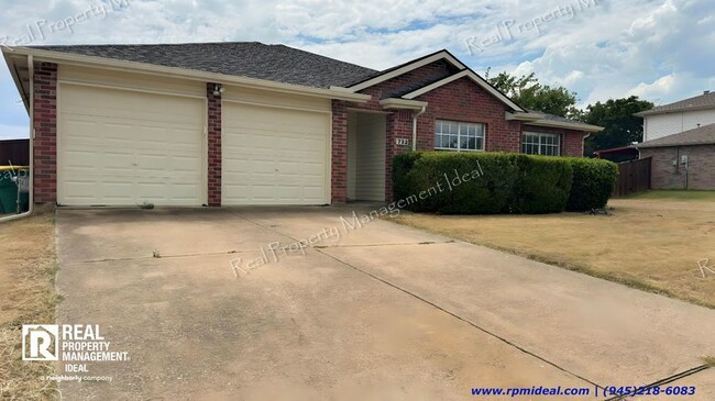 Building Photo - STUNNING 4BR 2BA HOUSE IN CEDAR HILL -  $2...