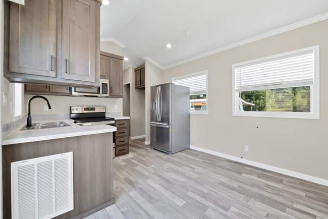 Building Photo - 7250 FL-44