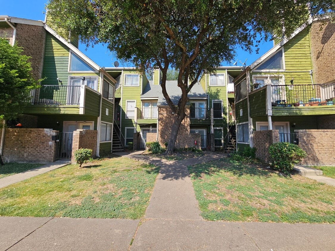 Foto principal - Ready for immediate move in!