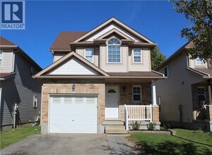 Building Photo - 70 Dahlia St