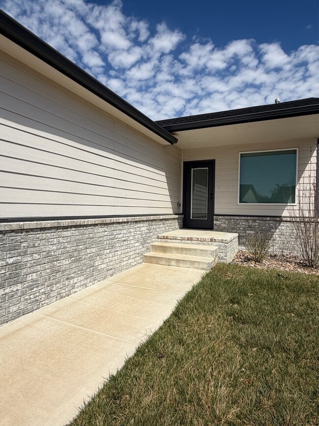 Foto del edificio - 15672 E 21st St N