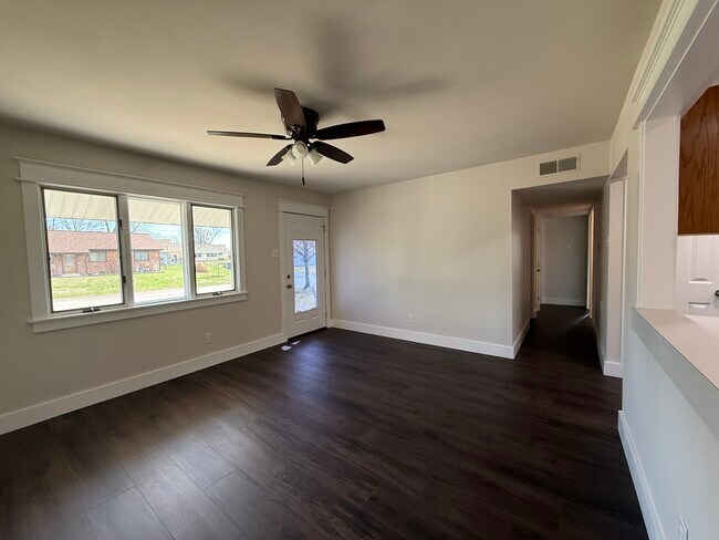 Foto del edificio - 705 Saint Paul Ln