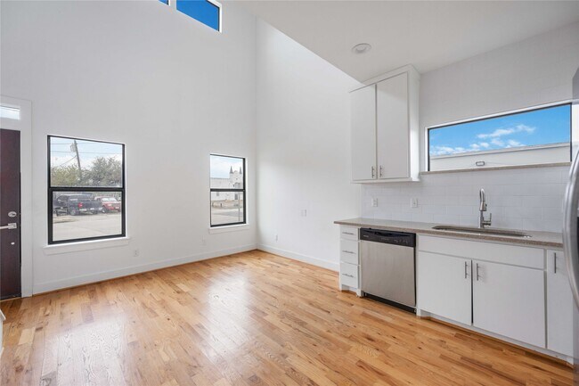 Foto del edificio - 1617 Dumble St