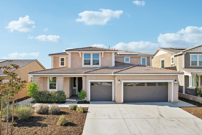 ¡Descubre una zona limpia y ordenada, perfecta para una estancia refrescante y confortable! - 28754 Lookout Cir