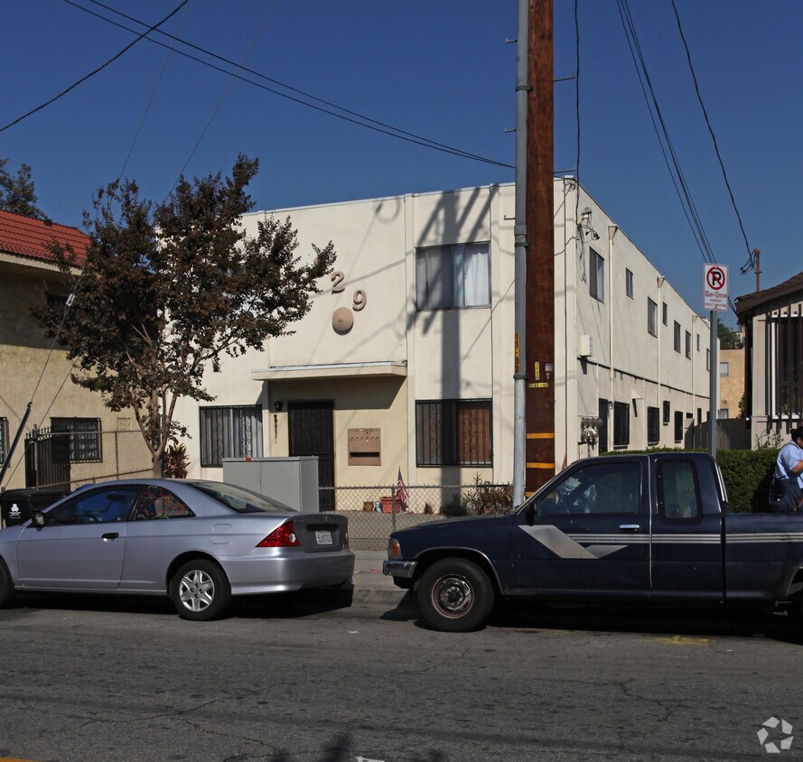 Building Photo - 829 Alpine St