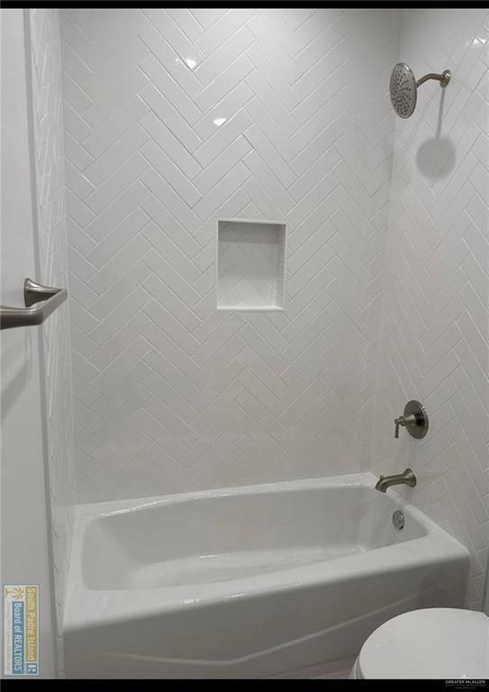 Foto del edificio - 13 Haverford Blvd