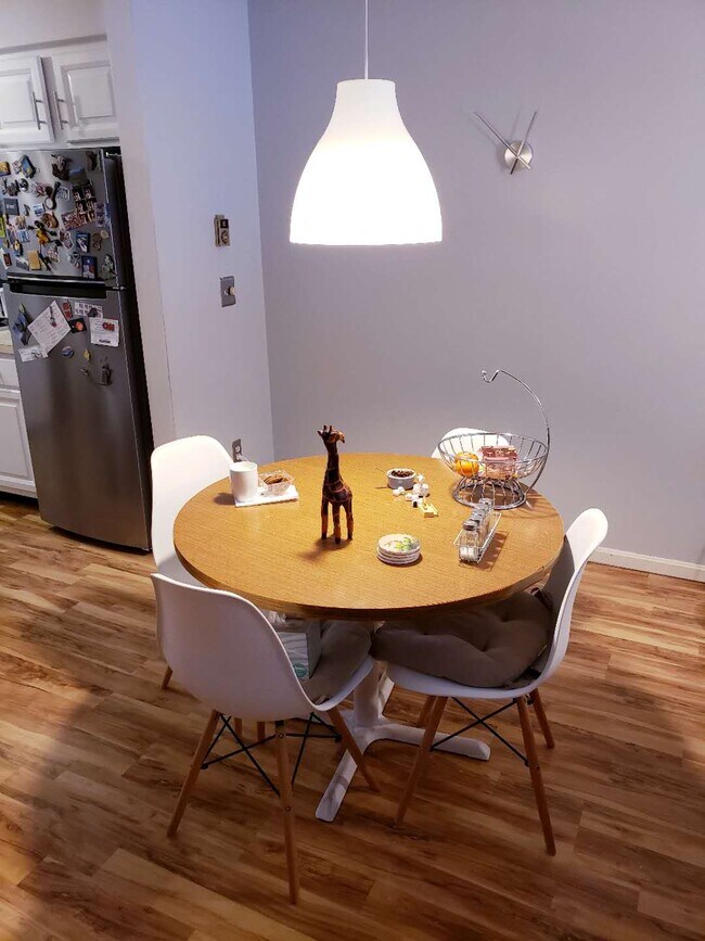 Foto del edificio - 104 Woodbine by the Lake