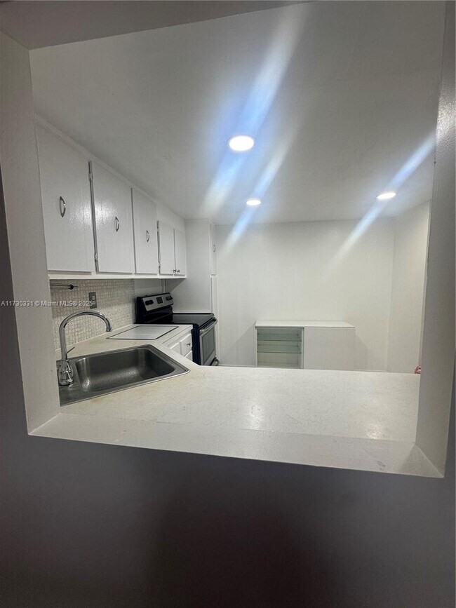 Foto del edificio - 2780 NE 183rd St