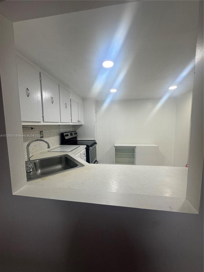 Building Photo - 2780 NE 183rd St
