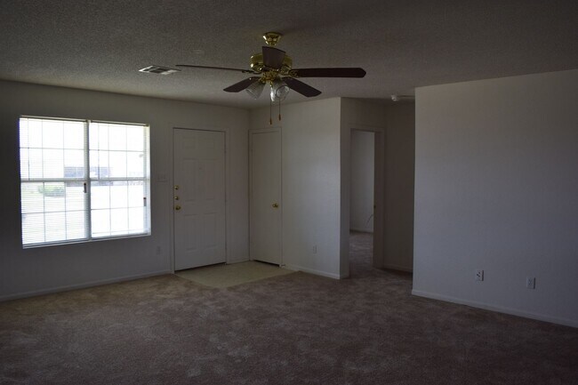 Foto del edificio - House for Rent in Killeen, TX