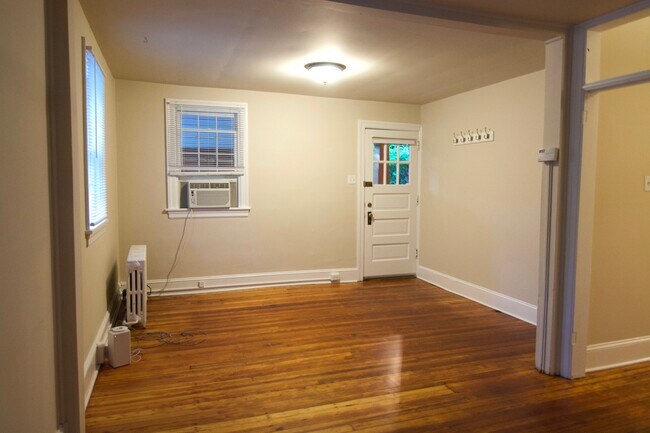 Foto del edificio - 327 Valley Brook Rd