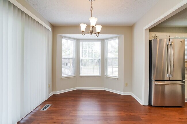 Foto del edificio - 1019 Cedar Creek Village Rd