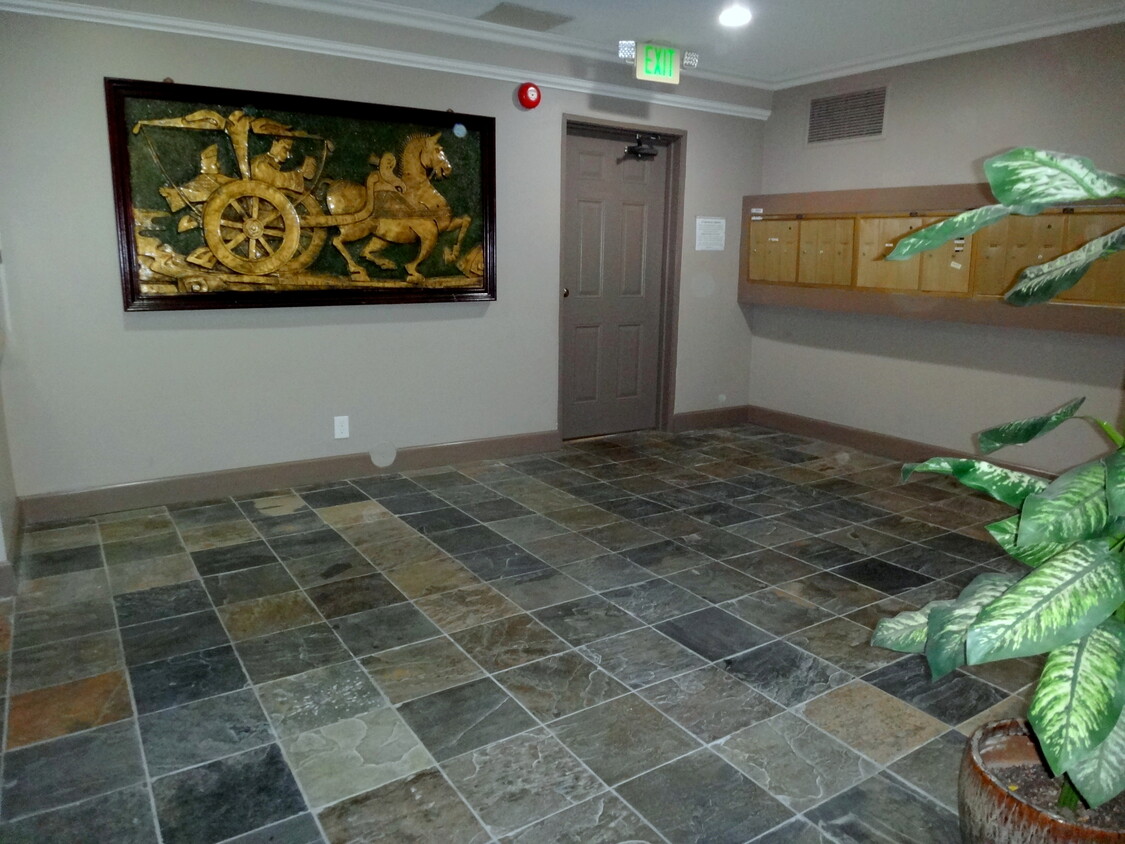 Lobby - 10527 Palms Blvd