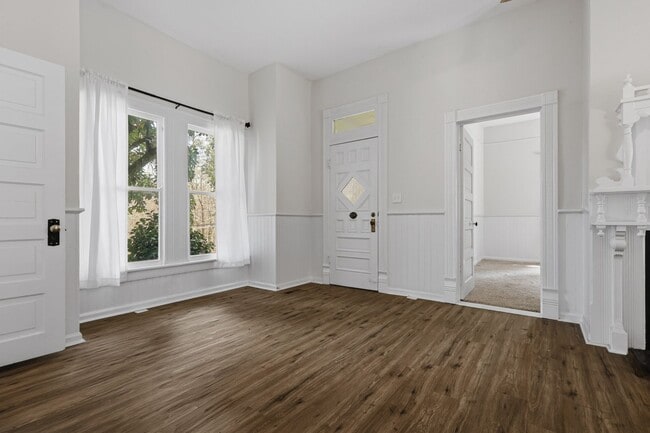 Building Photo - Historic Charm. Modern Updates. Prime Location.