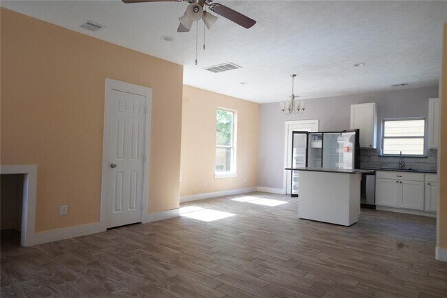 Foto del edificio - 5829 Hartwick Rd