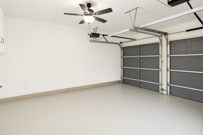 Foto del edificio - Marvelous 3-Bed Home in the Heart of Sherman Over 10,000 Sq Ft Lot!