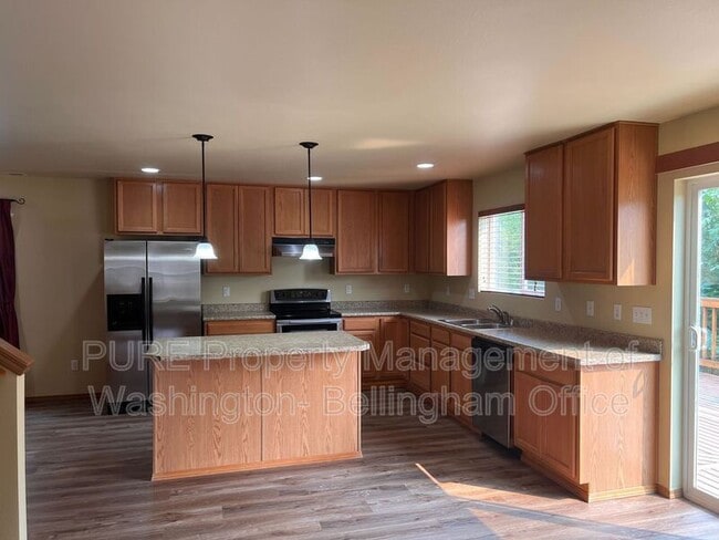 Building Photo - 7601 83rd Dr NE