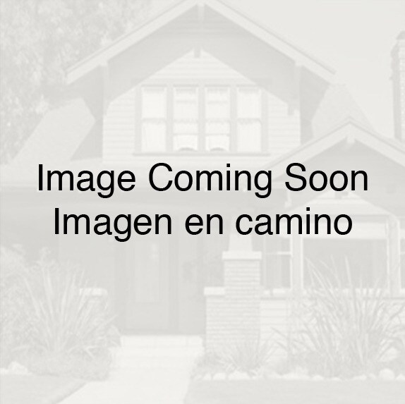 Building Photo - Los Jardines