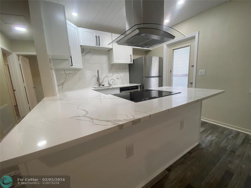 Foto principal - 353 SE 12th Ave