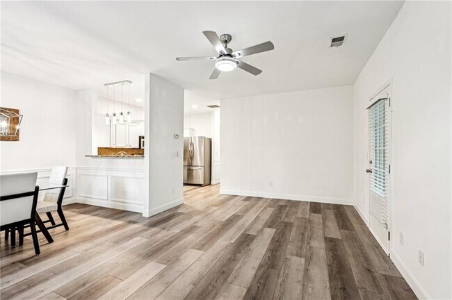 Building Photo - 3040 Bernauer Trce