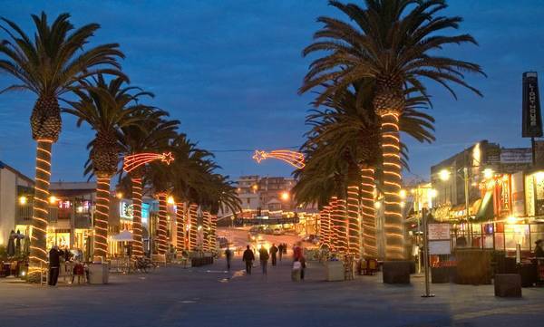 La Plaza para disfrutar de buena comida y entretenimiento - 65 10th St