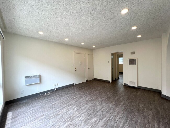 Foto del edificio - 3419 Keystone Av