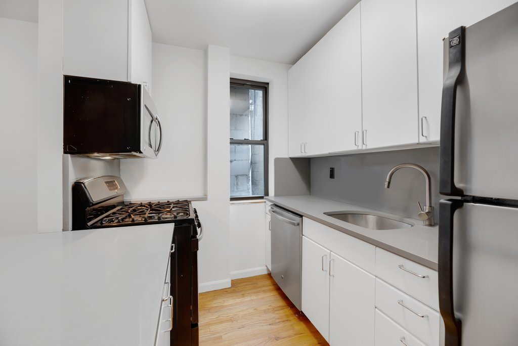 Foto principal - 113 E 31st St