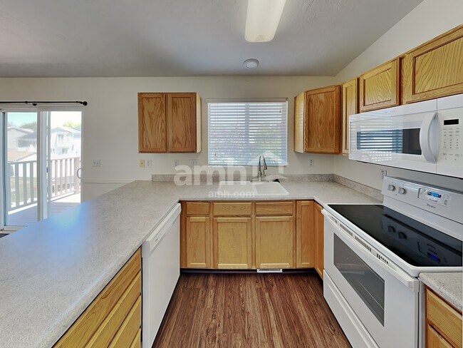 Building Photo - 2862 W 2175 S
