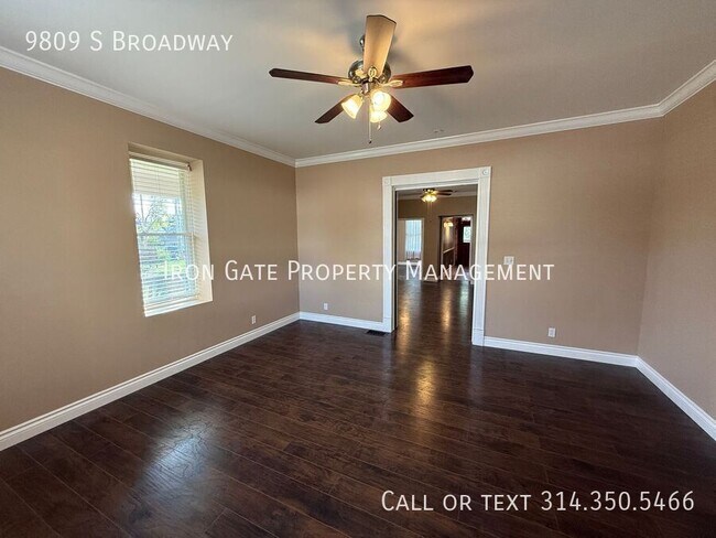 Foto del edificio - 9809 S Broadway