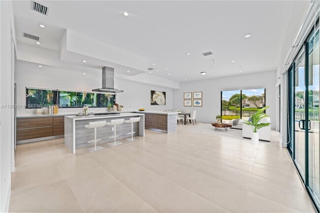 Foto del edificio - 16680 Botaniko Dr N