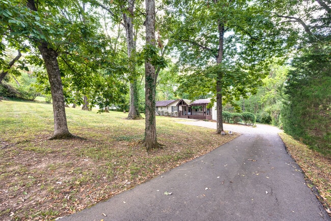 Building Photo - 3529 Trimble Rd