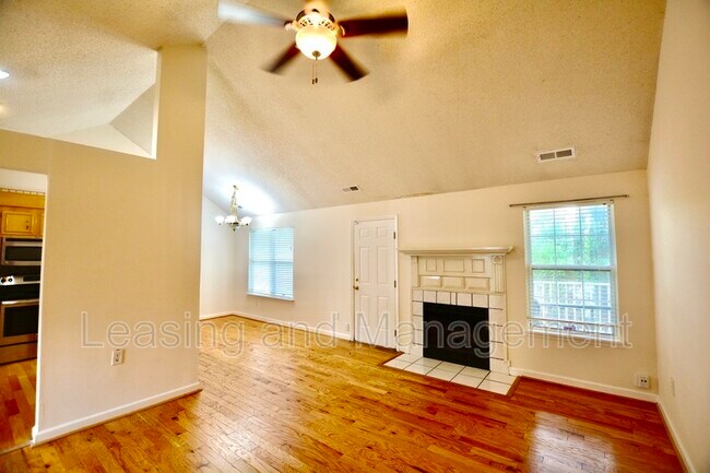 Building Photo - 1522 Theresa Dr