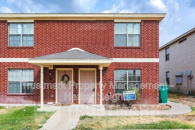 Building Photo - 707 S Amy Ln