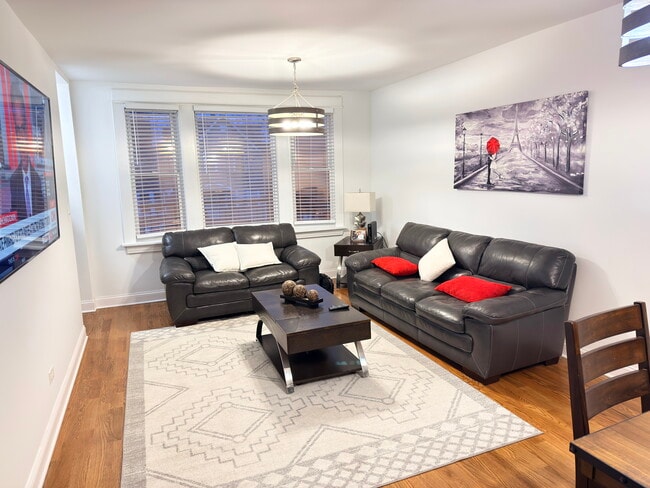 Building Photo - 2922 N Rockwell St