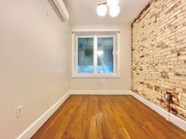 Foto del edificio - 1024 Rhinelander Ave
