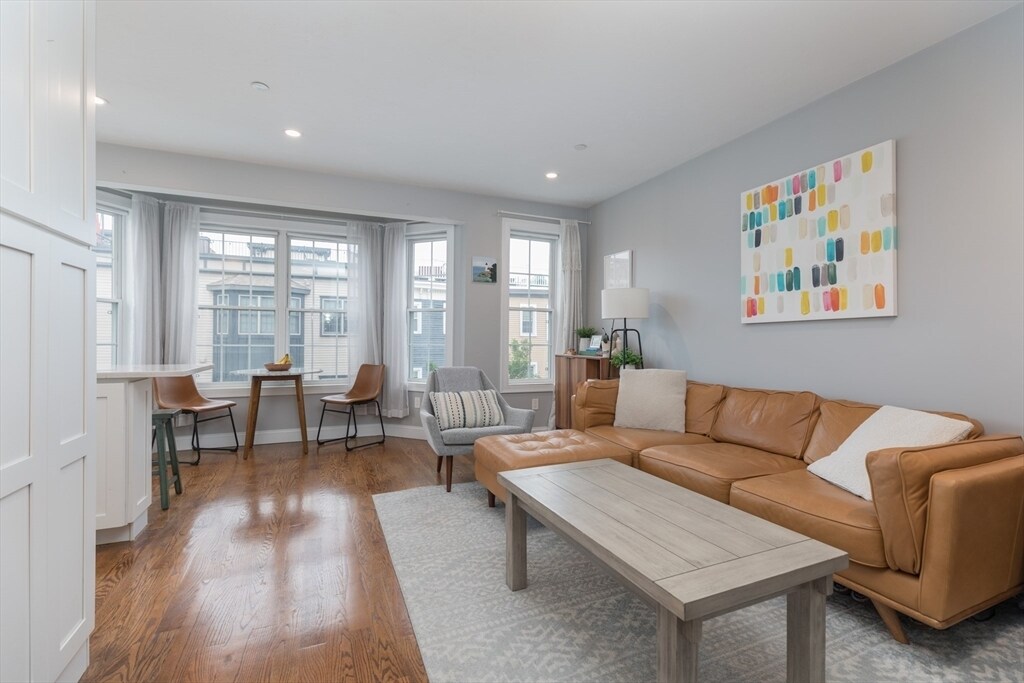 Primary Photo - 194 K St