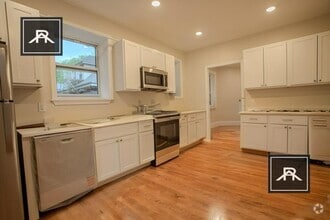 Building Photo - 14 Beals St