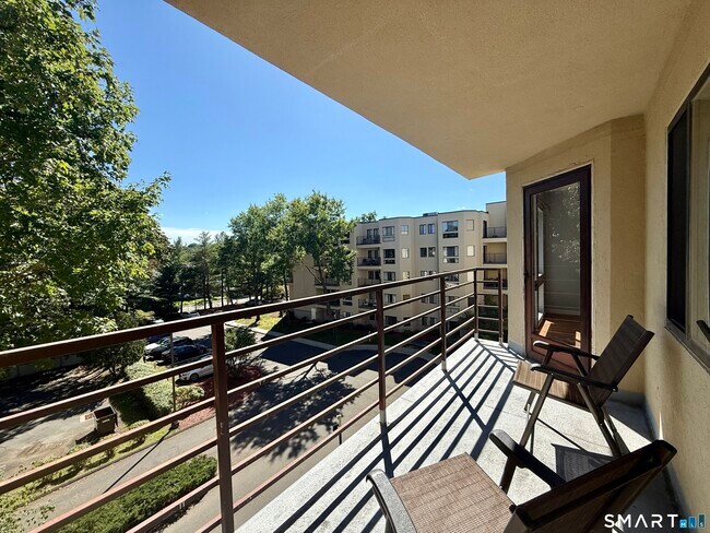 Foto del edificio - 1204 Whitney Ave