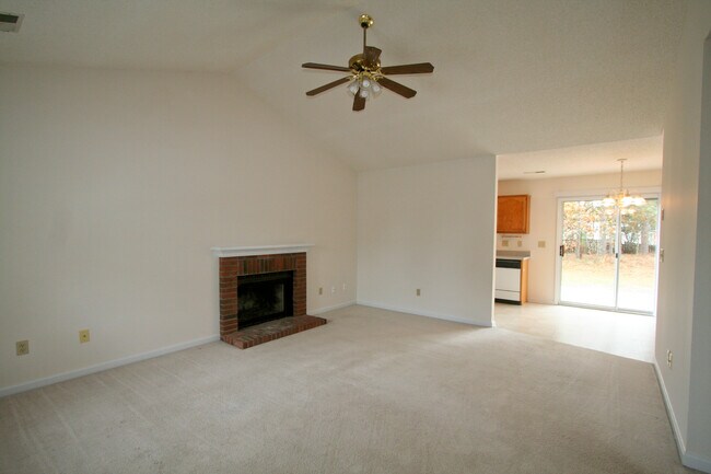 Building Photo - 108 E Ivybridge Dr