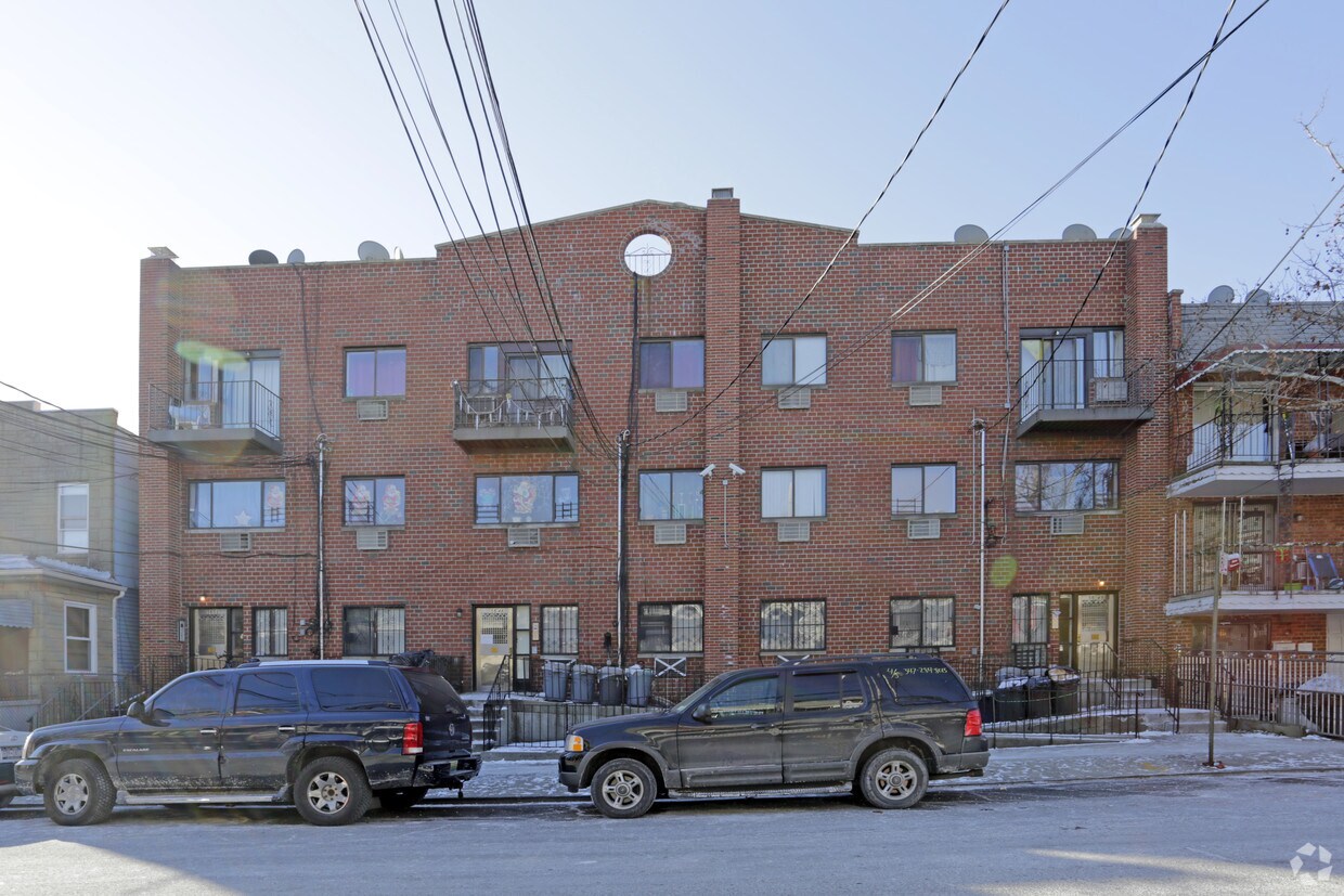 Building Photo - 56-46-56-52 Van Cleef St