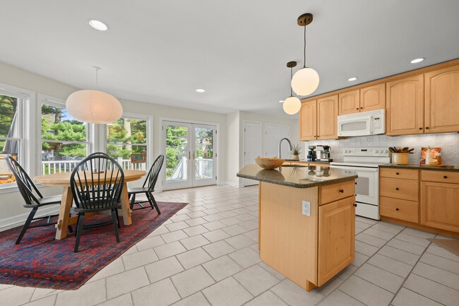 Building Photo - 15 Folwell Rd