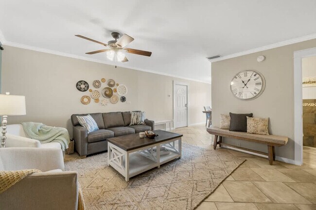 Building Photo - 7405A Beach Dr