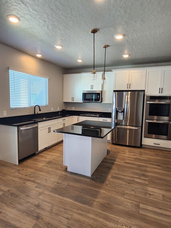 Building Photo - 4186 W 800 S
