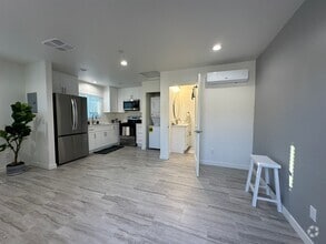 Building Photo - 1451 W Almond Ave