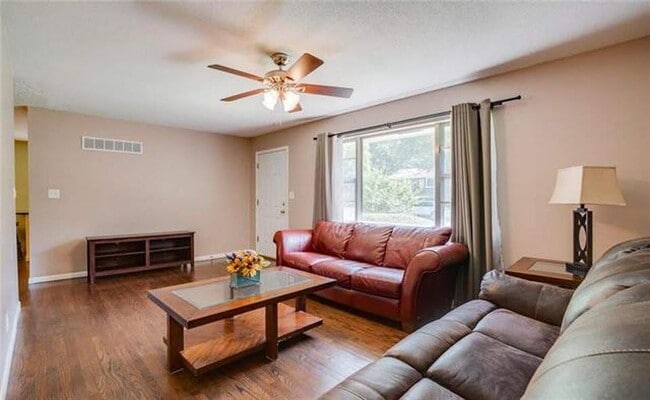 Building Photo - 7416 N. Central St.